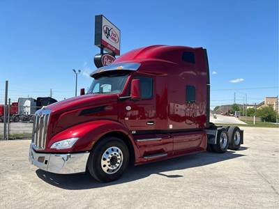 Peterbilt 579 Sleeper Semi Truck - 80" Raised Roof Sleeper, Paccar 485HP, 13 Speed Manual
