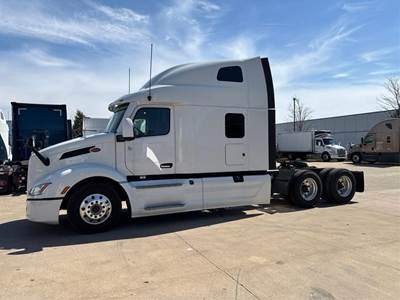 Peterbilt 579 Sleeper Semi Truck - 80" Raised Roof Sleeper, Cummins 450HP, Automatic