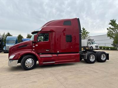 Peterbilt 579 Sleeper Semi Truck - 80" Raised Roof Sleeper, Paccar 485HP, 13 Speed Manual