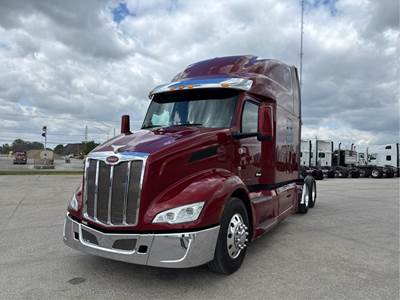 Peterbilt 579 Sleeper Semi Truck - 80" Raised Roof Sleeper, Paccar 485HP, 13 Speed Manual