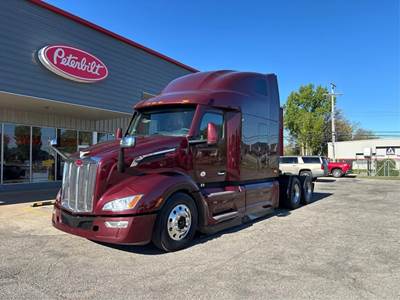 Peterbilt 579 Sleeper Semi Truck - 80" Raised Roof Sleeper, Paccar 455HP, Manual