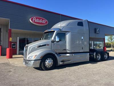 Peterbilt 579 Sleeper Semi Truck - 80" Raised Roof Sleeper, Paccar 510HP, 12 Speed Automatic