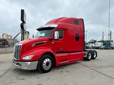 Peterbilt 579 Sleeper Semi Truck - Paccar 380HP