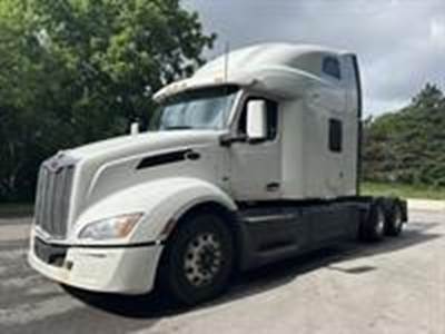 Peterbilt 579 Sleeper Semi Truck - 80" Raised Roof Sleeper, Cummins 450HP, 12 Speed Automatic