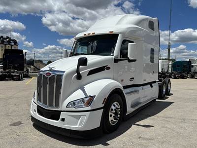 Peterbilt 579 Sleeper Semi Truck - 80" Ultraloft, Paccar 455HP, 12 Spd Speed