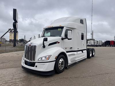 Peterbilt 579 Sleeper Semi Truck - 80" Ultraloft, Paccar 455HP, 12 Spd Speed