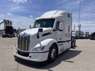 Peterbilt 579 Sleeper Semi Truck - 80" Ultraloft, Paccar 455HP, 12 Spd Speed
