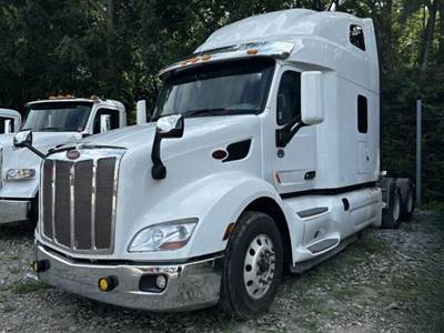 Peterbilt 579 Sleeper Semi Truck - 80" Raised Roof Sleeper, Cummins 500HP, 12 Speed Automatic