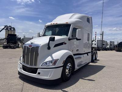 Peterbilt 579 Sleeper Semi Truck - 80" Raised Roof Sleeper, Paccar 455HP, 12 Speed Amt