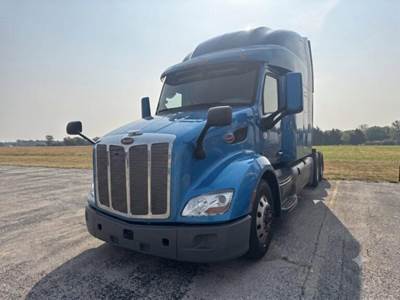 Peterbilt 579 Sleeper Semi Truck - 80" Raised Roof Sleeper, Paccar 455HP, 12 Speed Automatic