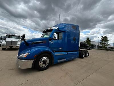 Peterbilt 579 Sleeper Semi Truck - 80" Raised Roof Sleeper, Paccar 455HP, 12 Speed Automatic