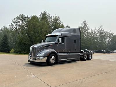 Peterbilt 579 Sleeper Semi Truck - 80" Raised Roof Sleeper, Cummins 500HP, 12 Speed Amt