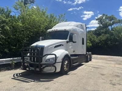 Peterbilt 579 Sleeper Semi Truck - 80" Raised Roof Sleeper, Cummins 450HP, 12 Speed Automatic
