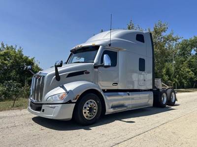 Peterbilt 579 Sleeper Semi Truck - 80" Raised Roof Sleeper, Paccar 455HP, 12 Speed Automatic