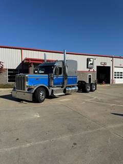 Peterbilt 589 Sleeper Semi Truck - 80" Raised Roof Sleeper, Cummins 565HP, 18 Spd Speed