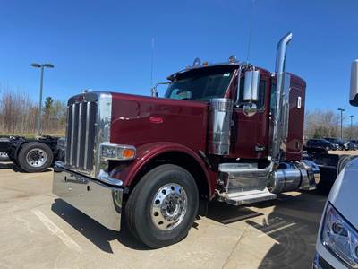 Peterbilt 589 Sleeper Semi Truck - Cummins 565HP, Manual