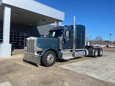 Peterbilt 589 Sleeper Semi Truck - 72" Raised Roof Sleeper, Cummins 565HP, Manual