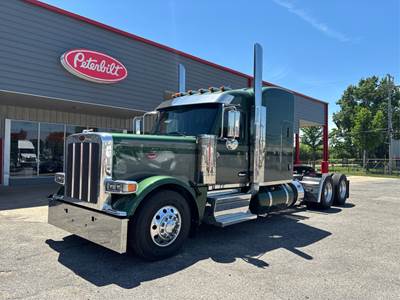 Peterbilt 589 Sleeper Semi Truck - 72" Mid Roof Sleeper, Cummins 565HP, 18 Spd Speed