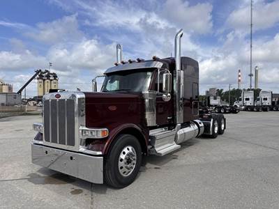 Peterbilt 589 Sleeper Semi Truck - Cummins 565HP, 18 Speed Manual