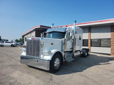 Peterbilt 589 Sleeper Semi Truck - 80" Mid Roof Sleeper, Cummins 605HP, 18 Speed Manual