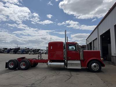 Peterbilt 589 Sleeper Semi Truck - 72" Mid Roof Sleeper, Cummins 565HP, 18 Speed Manual