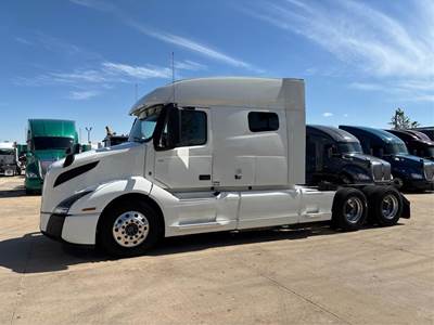 Volvo VNL64T740 Sleeper Semi Truck - 70" Mid Roof Sleeper, D13 455HP, Automatic