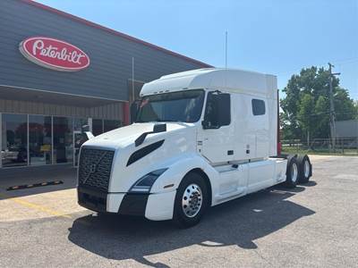 Volvo VNL64T740 Sleeper Semi Truck - 70" Mid Roof Sleeper, D13 455HP, Automatic