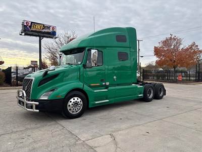 Volvo VNL64T760 Sleeper Semi Truck - 70" Raised Roof Sleeper, D13 455HP, Automatic