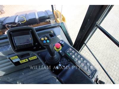 Caterpillar CB54B Tandem Vibratory Roller