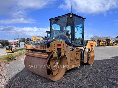 Caterpillar CB54B Tandem Vibratory Roller