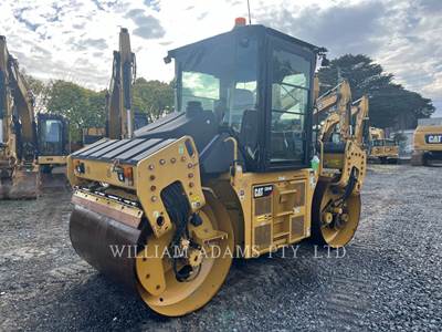 Caterpillar CD54B Smooth Drum Roller Compactor