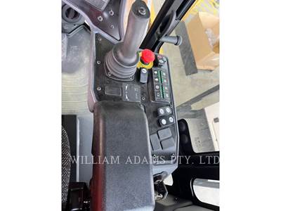 Caterpillar CS76B Smooth Drum Roller Compactor