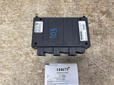Meritor 4008671030 ABS Control Module for a Freightliner CASCADIA 126