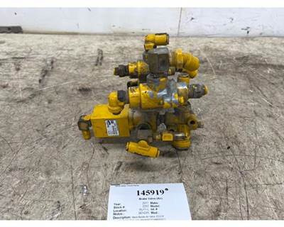 Bendix 300354 Air Valve for a Mack CXU613