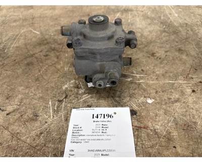 Bendix 5008552 Air Valve for a International MV607