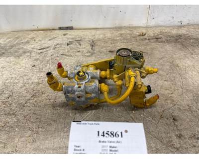 Bendix 5013735 Air Valve for a Mack CXU613
