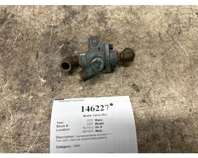 Bendix 5016115 Air Valve for a International LT625