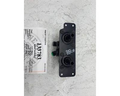 Bendix 5018673 Air Valve for a Freightliner CASCADIA 125BBC