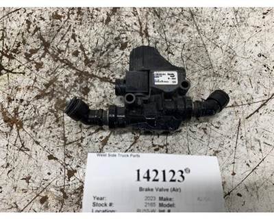 Bendix K056040 Air Valve for a Kenworth T680