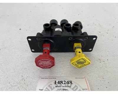 HALDEX N4400FE Air Valve for a Mack CXN613