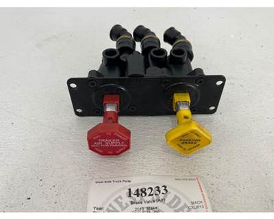 Mack Pinnacle CXU613 Air Valve for a Mack CXU613