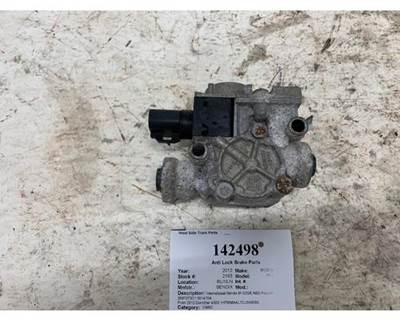 Bendix M-32QR ABS Modulator Valve 5014704 for 2012 International DuraStar 4300