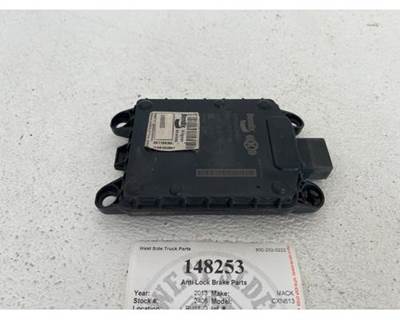 Bendix Wingman Crash Avoidance Module K155916R000 for 2013 Mack CXN613