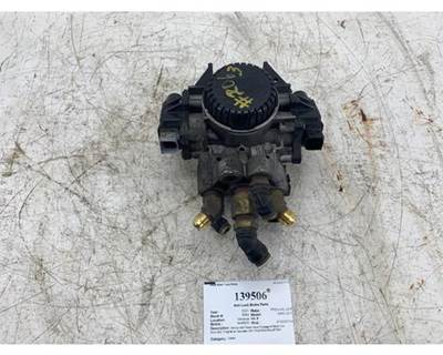 Wabco ABS Relay Valve Package 9760001030 for 2021 Freightliner Cascadia