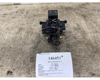 Used Wabco Anti Lock Brake Modulator Valve, Part # 9760001050, 2023 Freightliner Cascadia 126