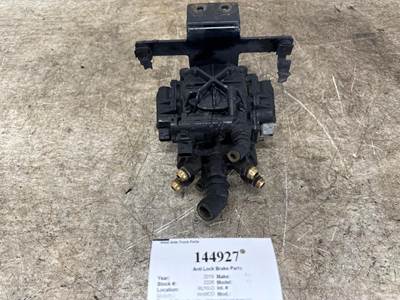 Wabco 9760001070 for a Freightliner CASCADIA 126