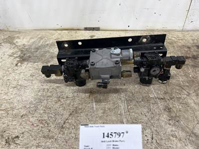 Wabco T-5006929 for a Mack CXN613