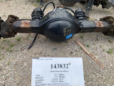 Spicer P22060 Rear Axle Housing for a Kenworth T270