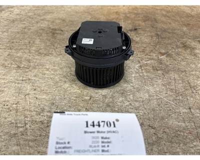 Freightliner GB338001 HVAC Blower Motor for a Freightliner CASCADIA 126