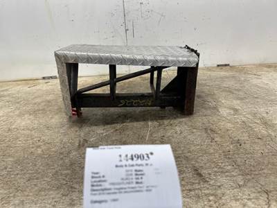 Freightliner 355918GH for a Freightliner CASCADIA 126